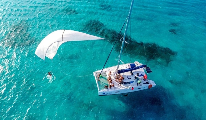 01 - LoRes - Isla Mujeres - Spinnaker-1-2-1