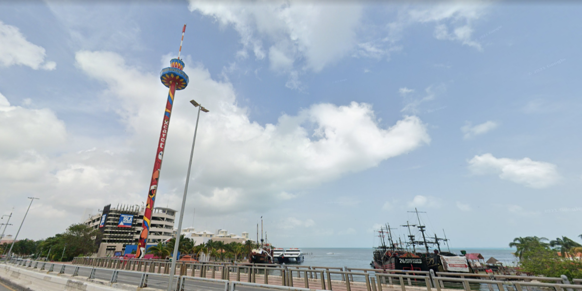 Torre escénica Xcaret en la Zona Hotelera de Cancún