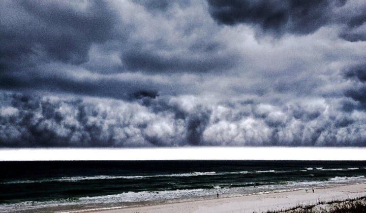 playa-tormenta-nublado-huracan-1200x600-1-1