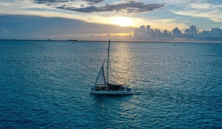 12 - LoRes - Private Isla Mujeres tour in catamaran - Sea Passion III