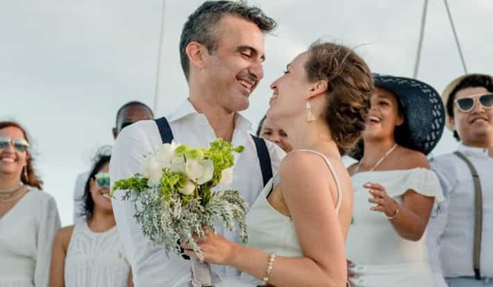 wedding-in-cancun-aboard-catamaran-1-1