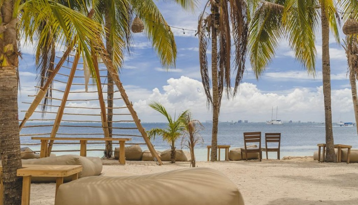 nomads-beach-club-isla-mujeres
